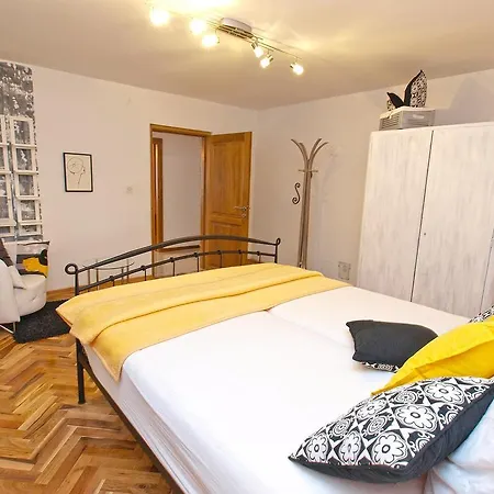 Prostin 772 Appartement *